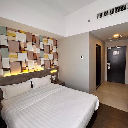 Ajang Hotel Мири Екстериор снимка