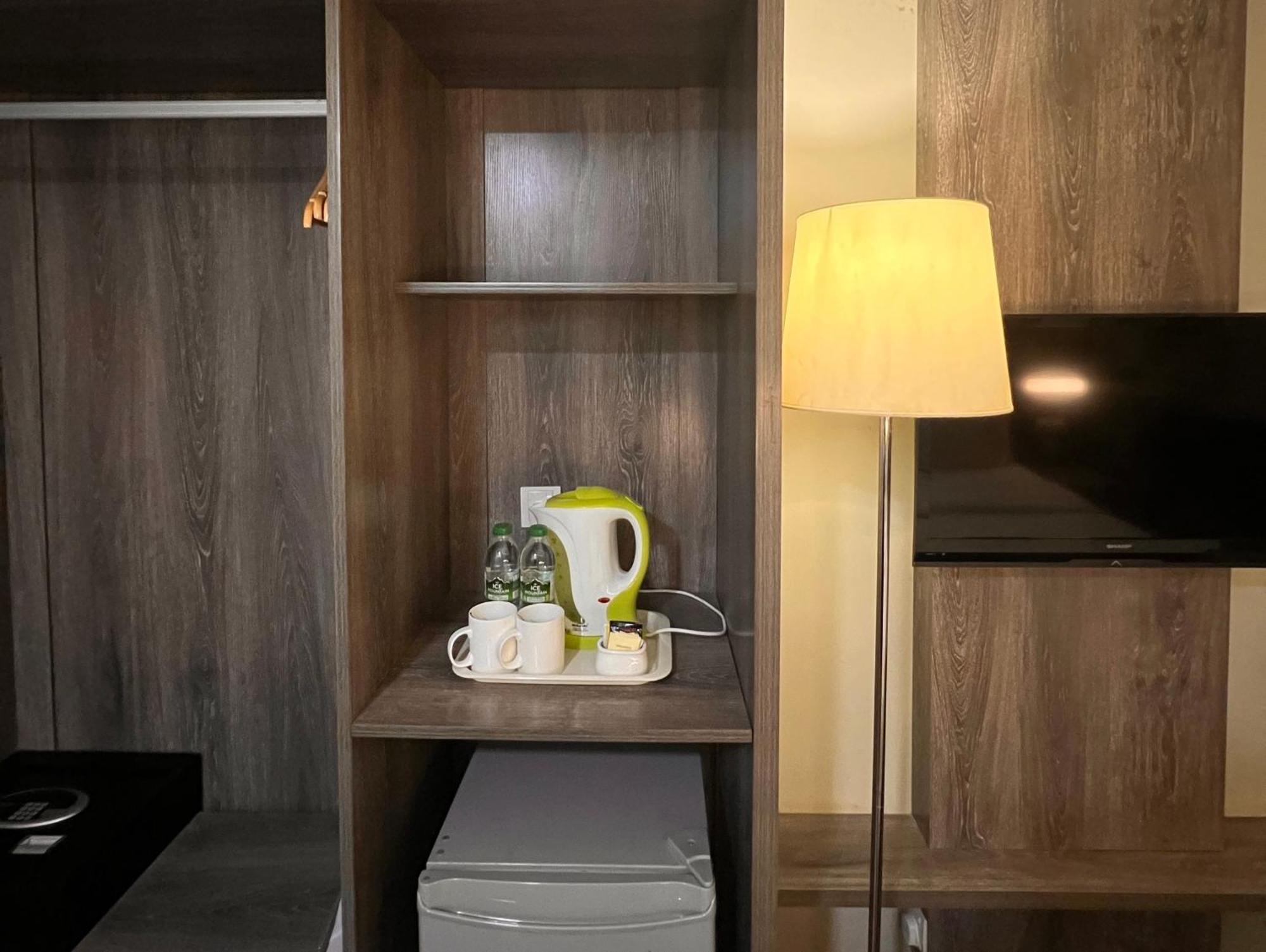 Ajang Hotel Мири Екстериор снимка