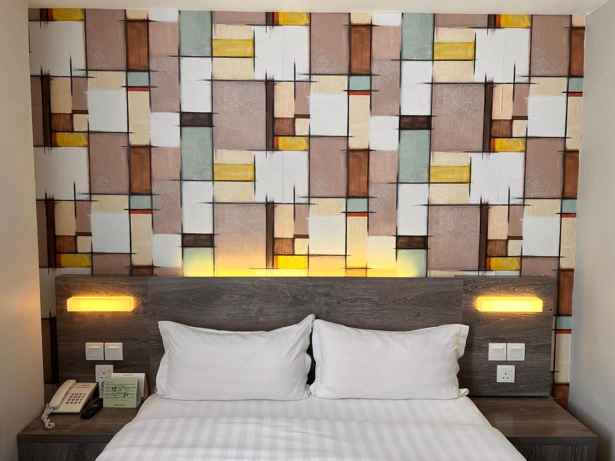 Ajang Hotel Мири Екстериор снимка