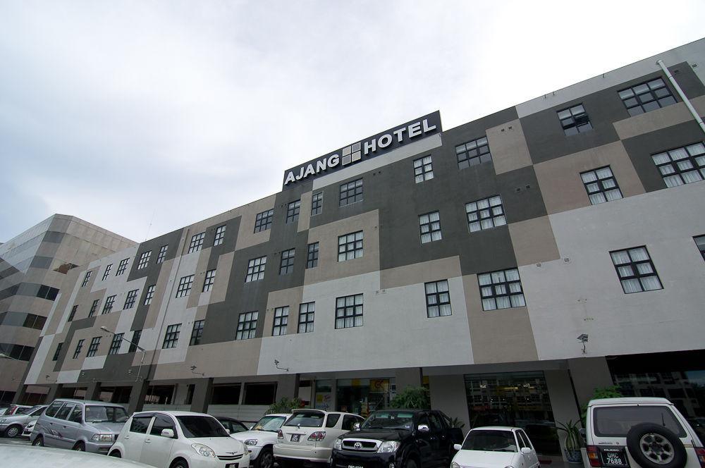 Ajang Hotel Мири Екстериор снимка