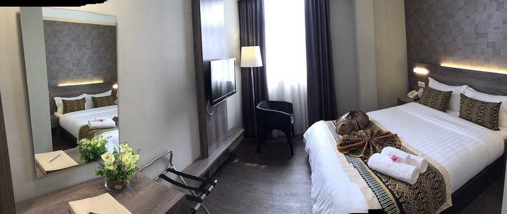 Ajang Hotel Мири Екстериор снимка