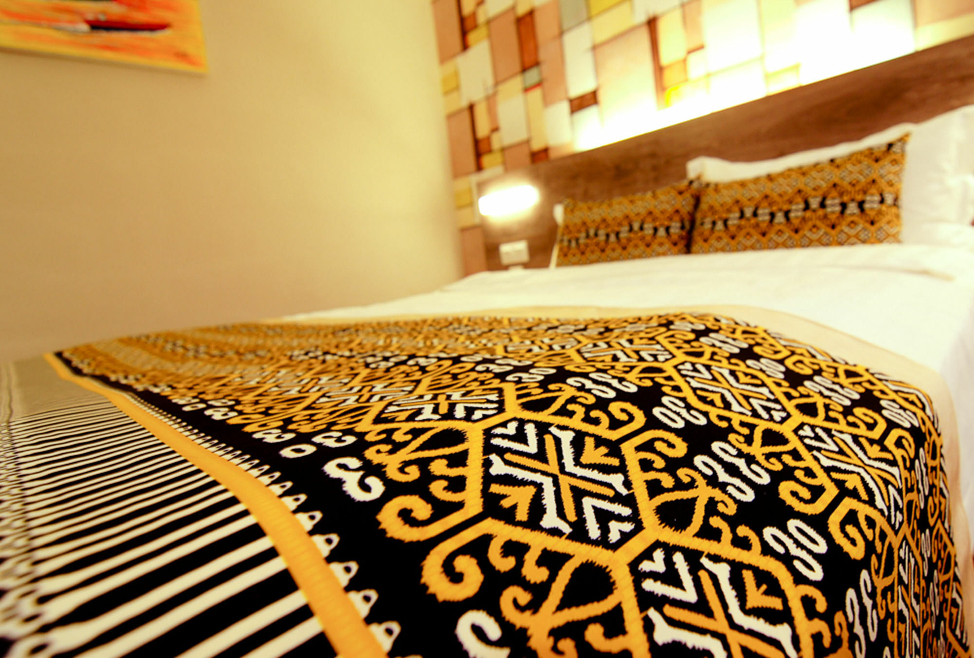Ajang Hotel Мири Екстериор снимка