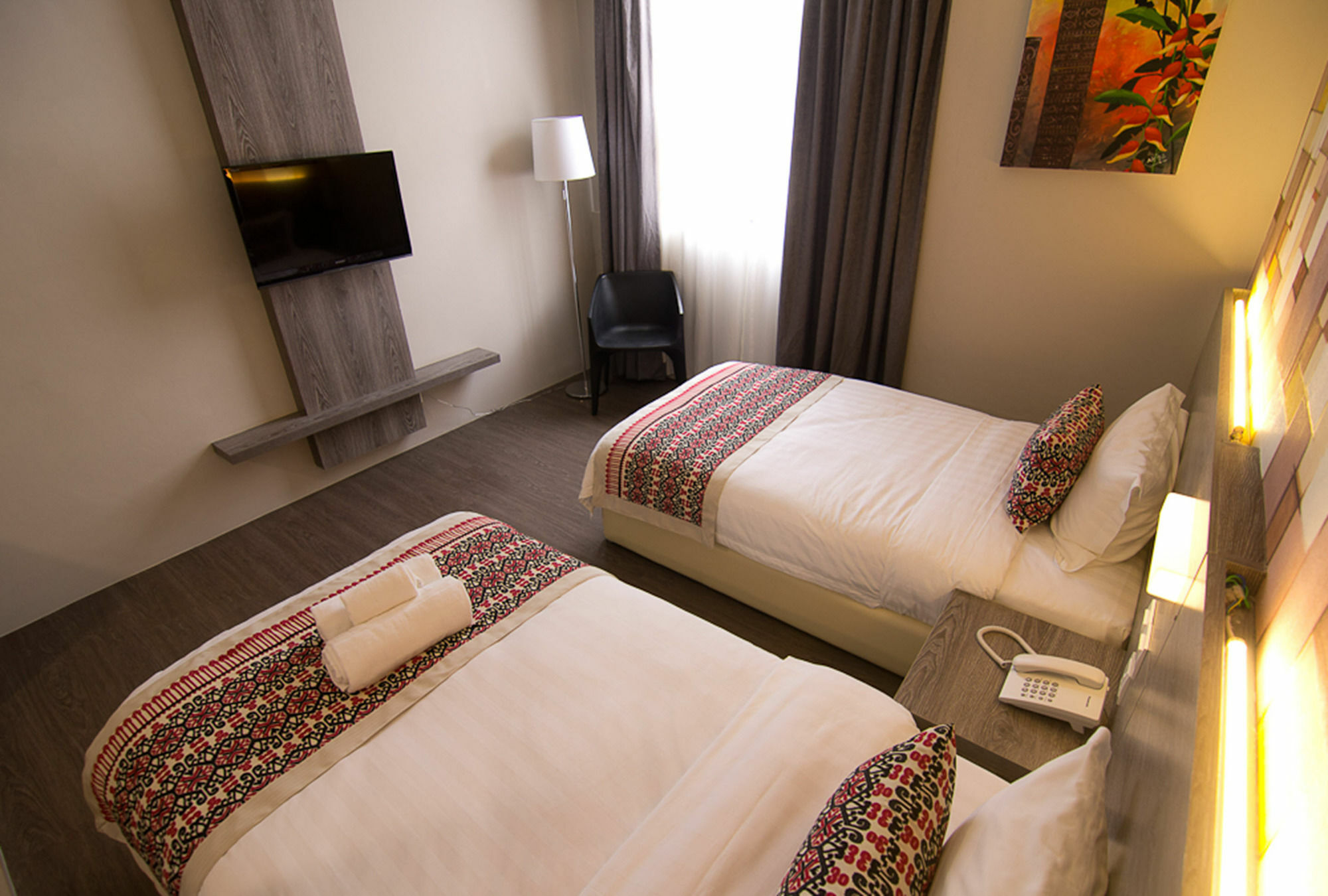 Ajang Hotel Мири Екстериор снимка